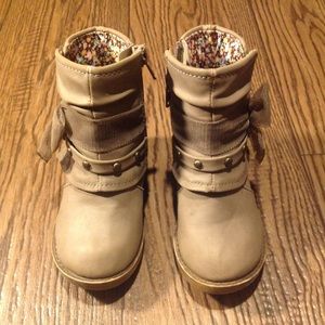 Girls tan boots